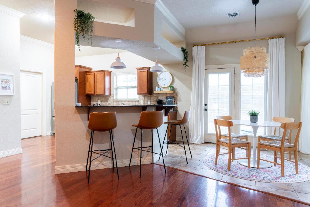 Cottage Getaway - Quiet Cottage Charm Near U Of A 费耶特维尔 外观 照片