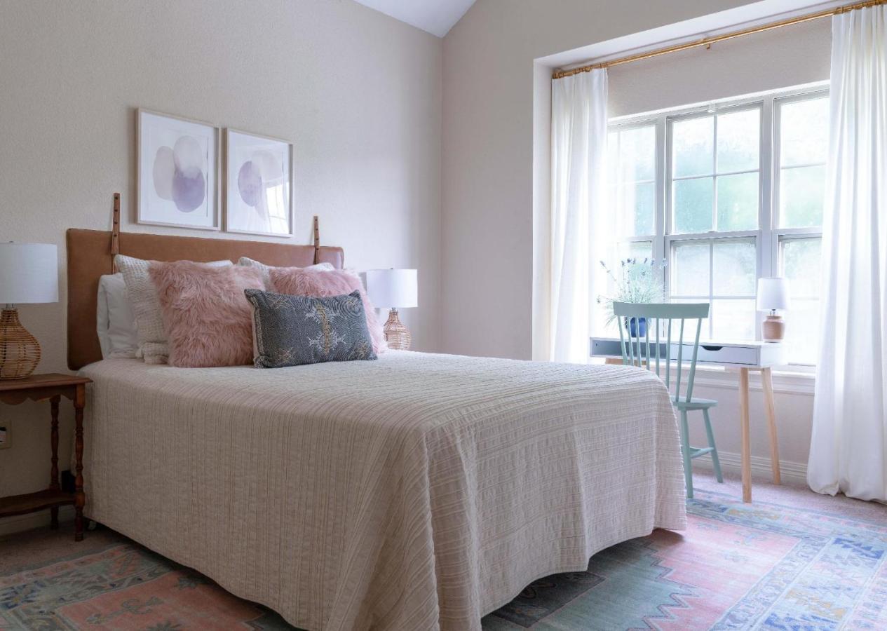Cottage Getaway - Quiet Cottage Charm Near U Of A 费耶特维尔 外观 照片
